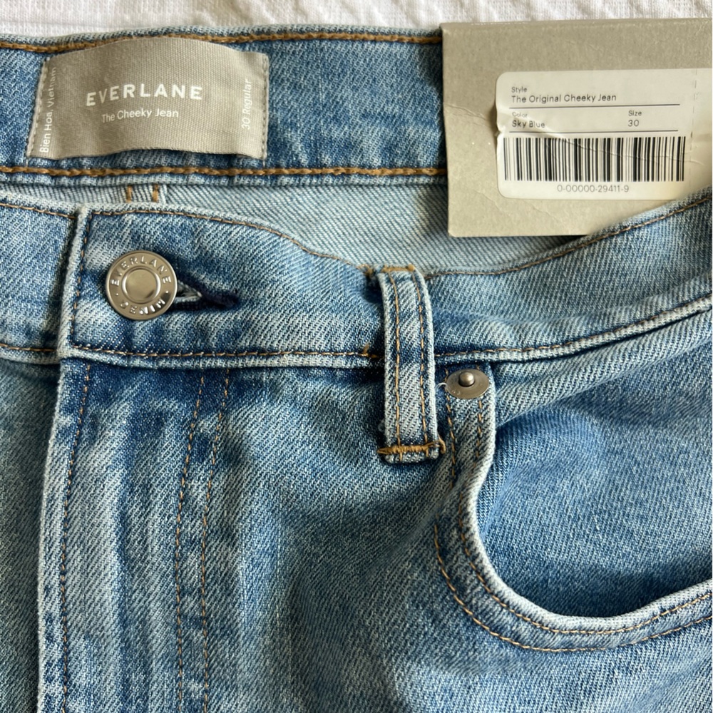 NWT - Everlane - “The Cheeky Jean” regular length - 30 Classic Blue  Jeans - Picture 11 of 12
